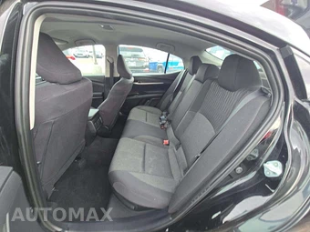 2025 Toyota Camry LE - miniatura 10
