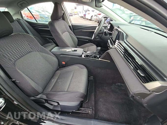 2025 Toyota Camry LE - miniatura 15