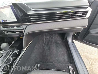 2025 Toyota Camry LE - miniatura 16