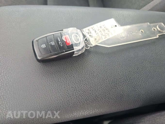 2025 Toyota Camry LE - miniatura 5