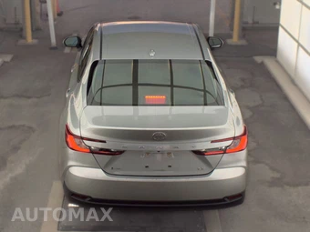 2025 Toyota Camry LE - miniatura 5