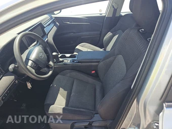 2025 Toyota Camry LE - miniatura 7
