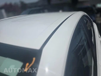 2025 Toyota Camry LE - miniatura 10