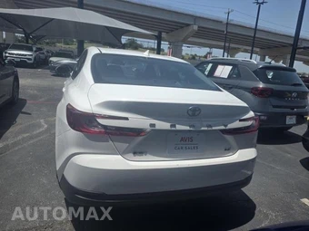 2025 Toyota Camry LE - miniatura 18