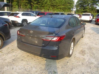 2025 Toyota Camry LE - miniatura 15