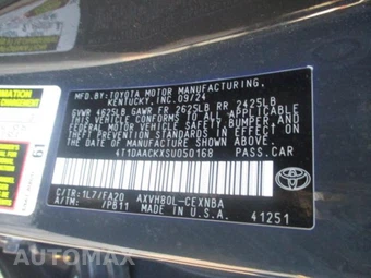 2025 Toyota Camry LE - miniatura 7