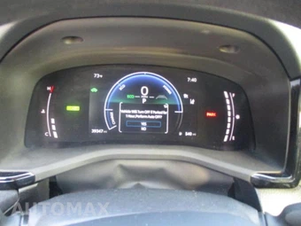 2025 Toyota Camry LE - miniatura 9
