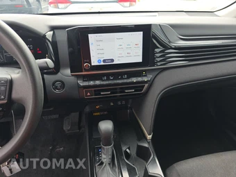 2025 Toyota Camry LE - miniatura 11