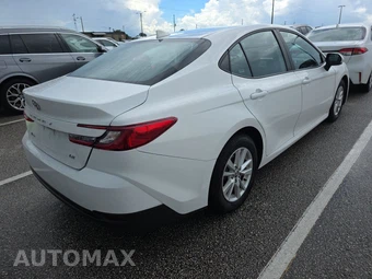 2025 Toyota Camry LE - miniatura 4