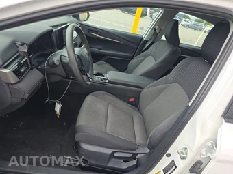 2025 Toyota Camry LE - miniatura 7
