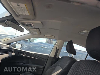 2025 Toyota Camry LE - miniatura 18
