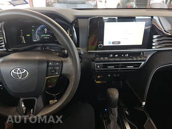 2025 Toyota Camry LE - miniatura 32