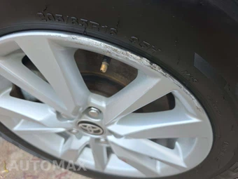 2025 Toyota Camry LE - miniatura 21