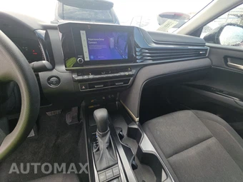 2025 Toyota Camry LE - miniatura 11
