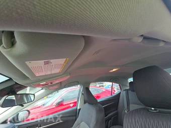 2025 Toyota Camry LE - miniatura 18
