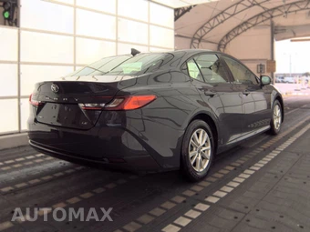 2025 Toyota Camry LE - miniatura 4