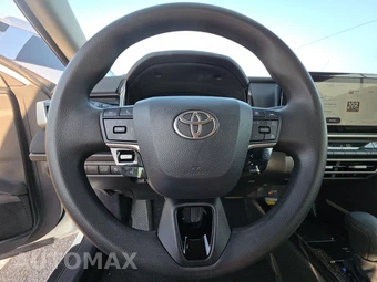 2025 Toyota Camry LE - miniatura 10