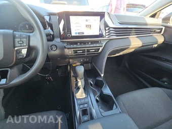 2025 Toyota Camry LE - miniatura 11