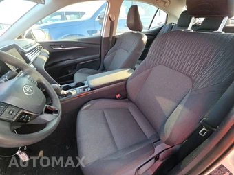 2025 Toyota Camry LE - miniatura 7