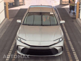 2025 Toyota Camry LE - miniatura 2