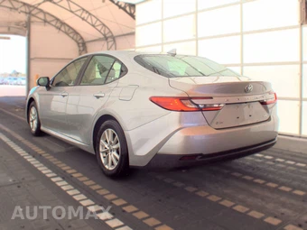 2025 Toyota Camry LE - miniatura 6