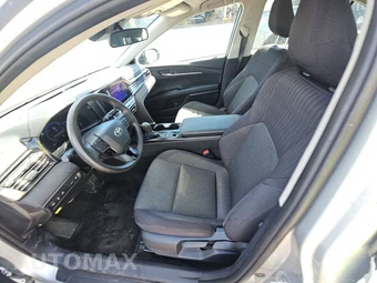 2025 Toyota Camry LE - miniatura 7