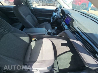 2025 Toyota Camry LE - miniatura 8