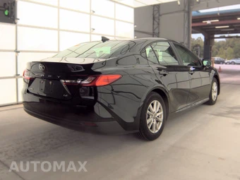2025 Toyota Camry LE - miniatura 4