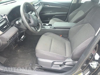 2025 Toyota Camry LE - miniatura 7