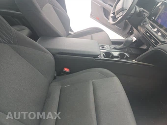 2025 Toyota Camry LE - miniatura 8