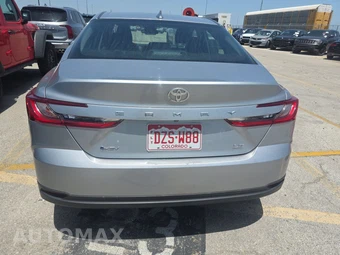 2025 Toyota Camry LE - miniatura 5