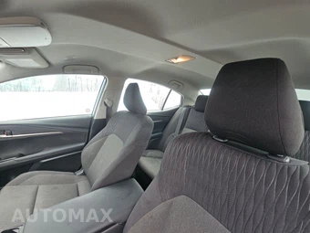 2025 Toyota Camry LE - miniatura 17