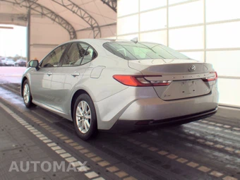 2025 Toyota Camry LE - miniatura 6