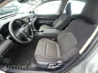2025 Toyota Camry LE - miniatura 7