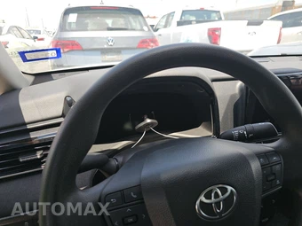 2025 Toyota Camry LE - miniatura 12