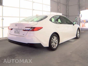 2025 Toyota Camry LE - miniatura 4