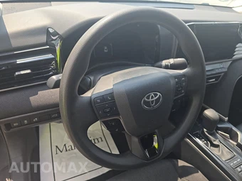 2025 Toyota Camry LE - miniatura 10