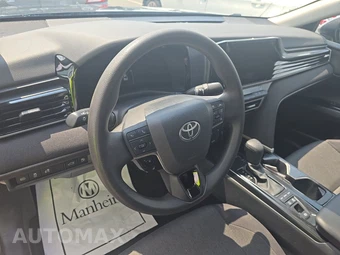 2025 Toyota Camry LE - miniatura 11