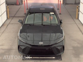 2025 Toyota Camry LE - miniatura 2