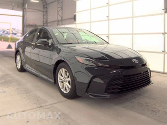 2025 Toyota Camry LE - miniatura 3