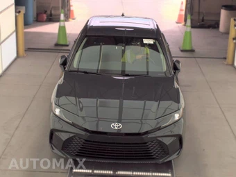 2025 Toyota Camry LE - miniatura 2