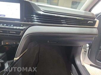 2025 Toyota Camry LE - miniatura 19