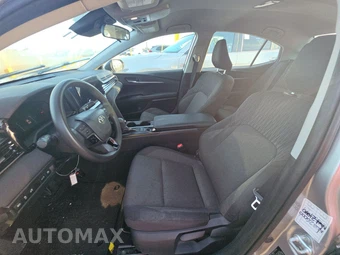 2025 Toyota Camry LE - miniatura 7