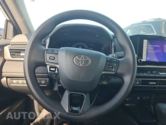 2025 Toyota Camry LE - miniatura 10