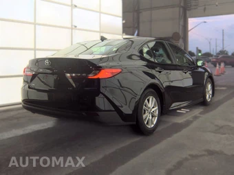 2025 Toyota Camry LE - miniatura 4