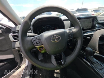 2025 Toyota Camry LE - miniatura 10