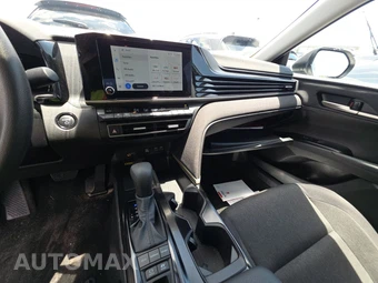 2025 Toyota Camry LE - miniatura 11