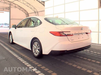 2025 Toyota Camry LE - miniatura 6
