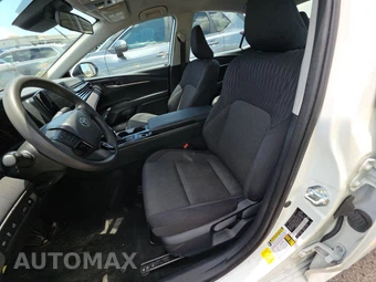 2025 Toyota Camry LE - miniatura 7
