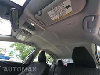 2025 Toyota Camry LE – miniatura 11